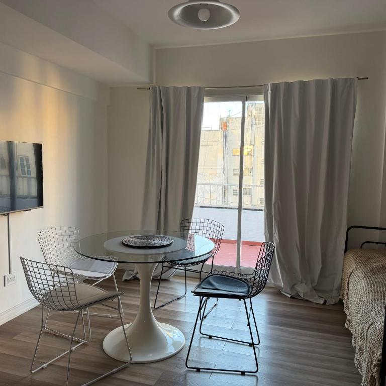 Cozy Apartment Studio - Studio with Balcony - 1
