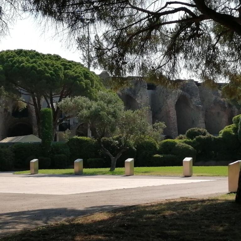 Omnia Charming 2 bed and AirCon in historic Frejus - Appartement - Vue sur Ville - 7