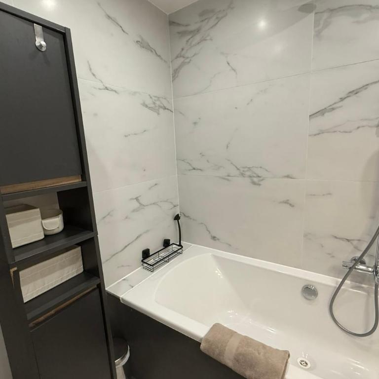 Appart climatisé avec balcon proche centre & plages - Appartement - 7