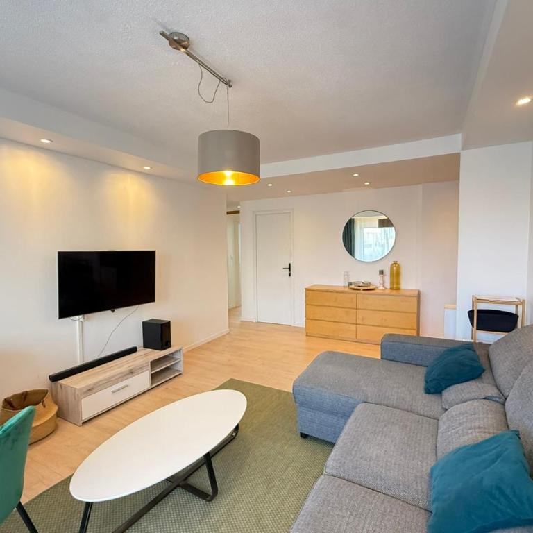 Appart climatisé avec balcon proche centre & plages - Appartement - 12