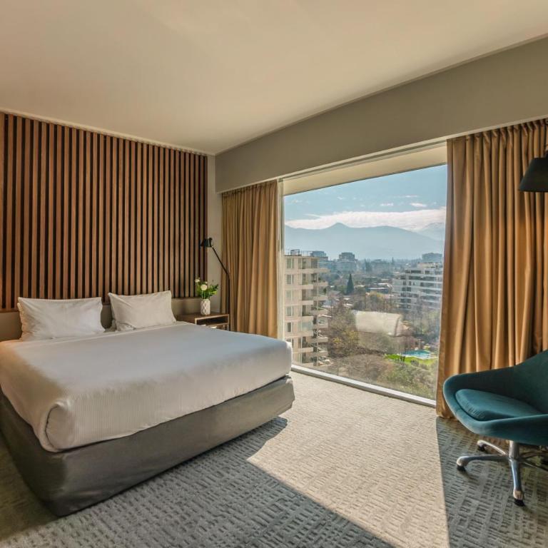 DoubleTree by Hilton Santiago Kennedy, Chile - Habitación con cama extragrande. - 1