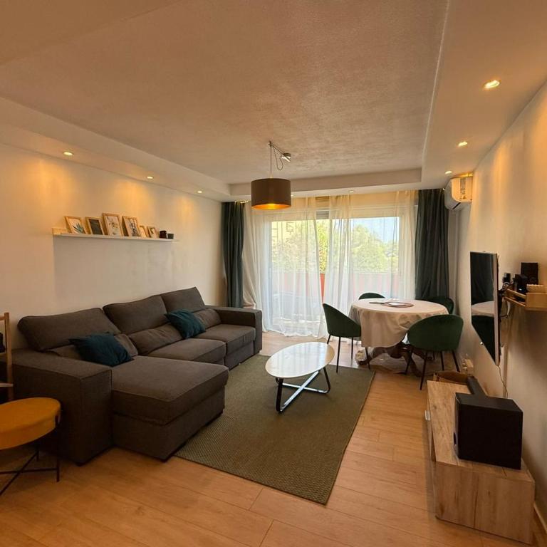 Appart climatisé avec balcon proche centre & plages - Appartement - 18