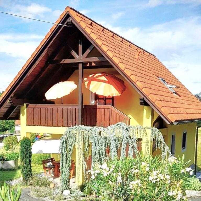 "Das Steirerhaus am Seggauberg" - Familien Ferienhaus mit zwei separaten Apartments - Haus mit 4 Schlafzimmern - 25