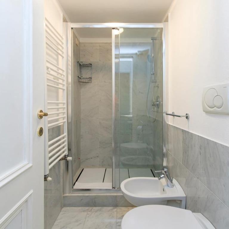 Xenia Milano - 2 room apt in Via Perugino 16 - Appartamento con 1 Camera da Letto - 16
