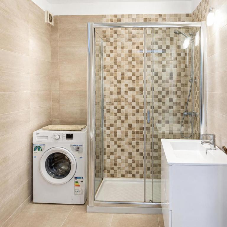 Arona 2-Bed Apt Sleeps 5 with Pool & Parking - Appartement - 5