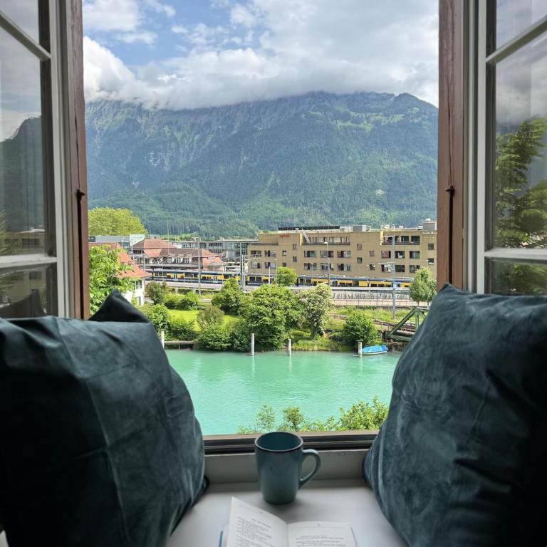 River 3 -Kissed Retreat with Iconic Jungfraujoch View - Two-Bedroom Apartment - 2
