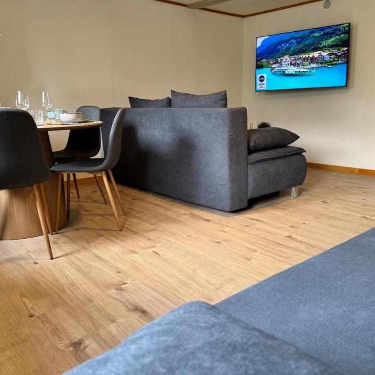 River 3 -Kissed Retreat with Iconic Jungfraujoch View - Two-Bedroom Apartment - 24
