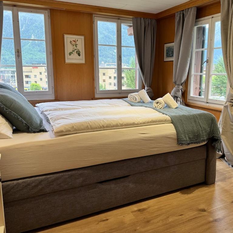 River 3 -Kissed Retreat with Iconic Jungfraujoch View - Two-Bedroom Apartment - 7