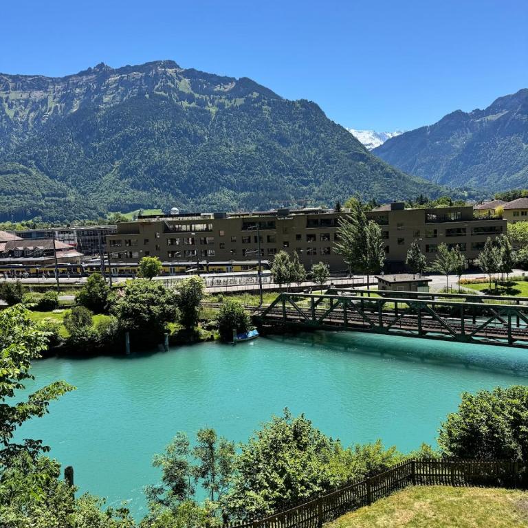 River 3 -Kissed Retreat with Iconic Jungfraujoch View - Two-Bedroom Apartment - 35