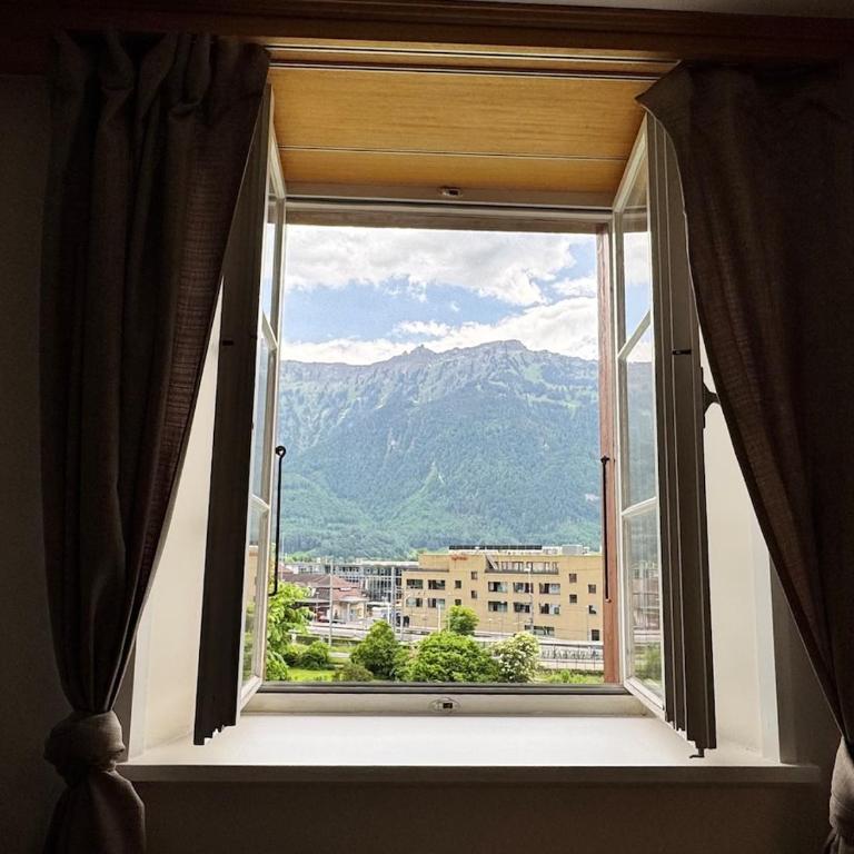 River 3 -Kissed Retreat with Iconic Jungfraujoch View - Two-Bedroom Apartment - 29