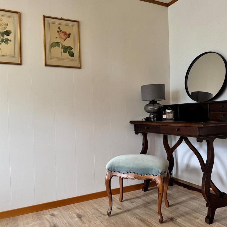 River 3 -Kissed Retreat with Iconic Jungfraujoch View - Two-Bedroom Apartment - 10