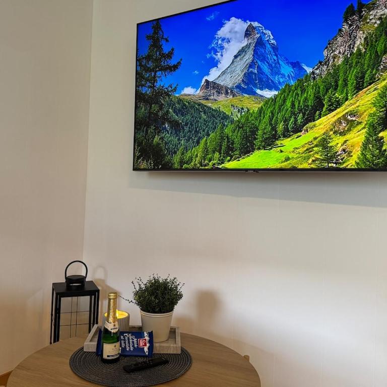 River 3 -Kissed Retreat with Iconic Jungfraujoch View - Two-Bedroom Apartment - 25
