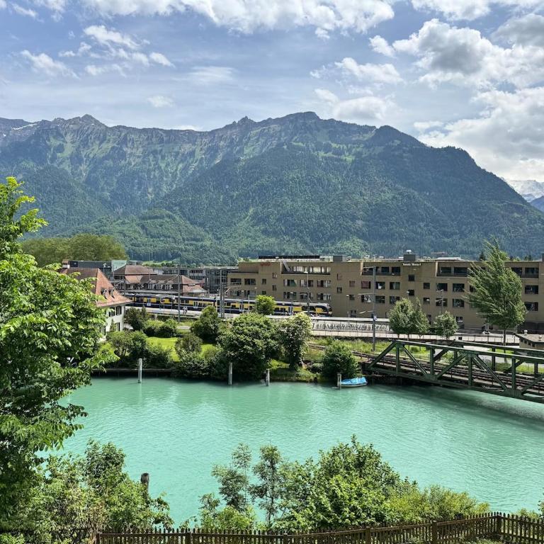 River 3 -Kissed Retreat with Iconic Jungfraujoch View - Two-Bedroom Apartment - 38