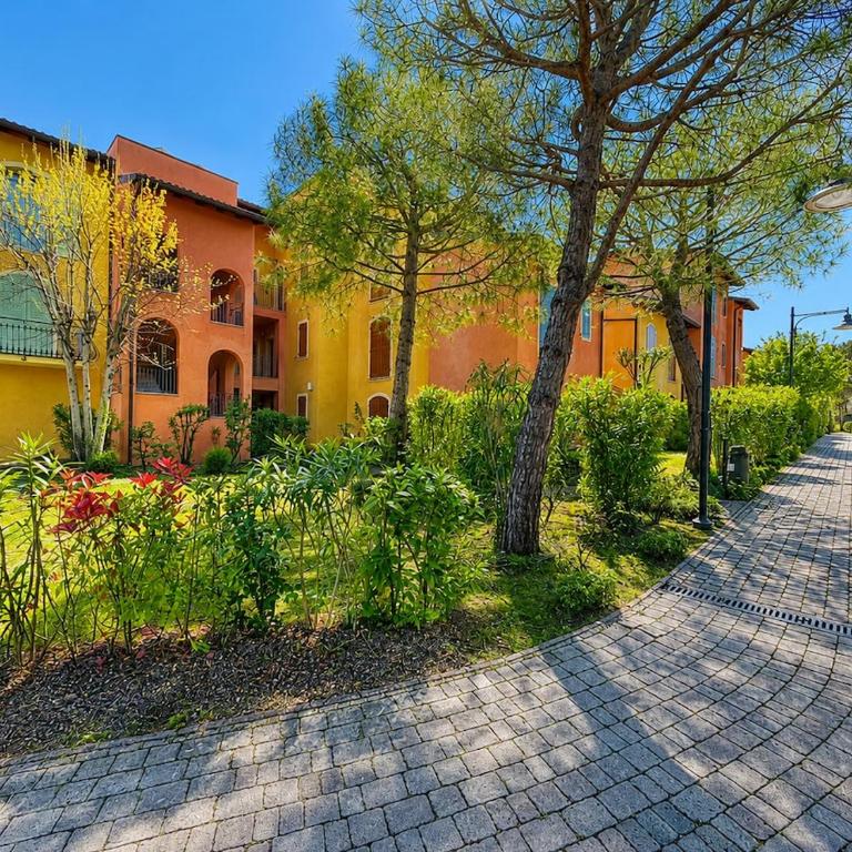 Apartment with 6 pools, tennis, games, and bar - Appartamento con 2 Camere da Letto - 24
