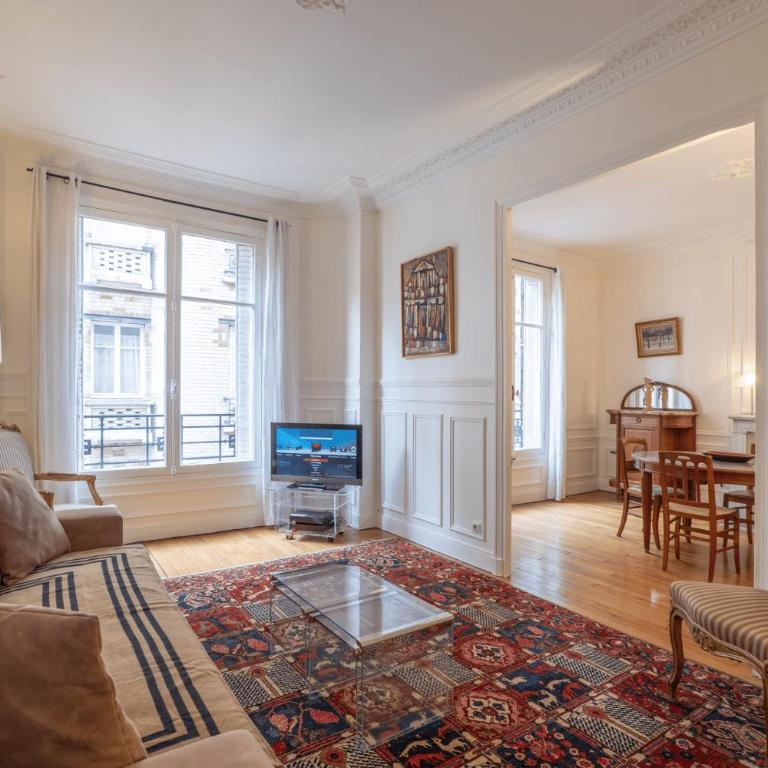 Charming 1BD with Elevator, walk to Arc de Triomphe - Appartement - 5