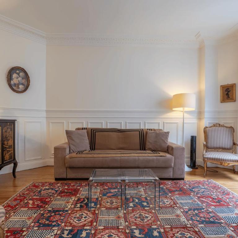 Charming 1BD with Elevator, walk to Arc de Triomphe - Appartement - 4