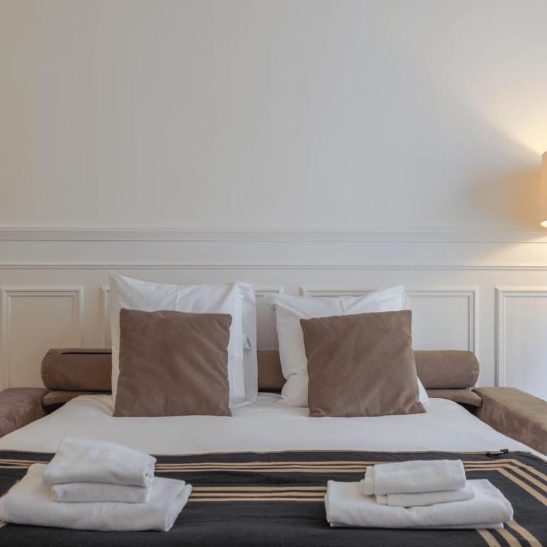 Charming 1BD with Elevator, walk to Arc de Triomphe - Appartement - 22