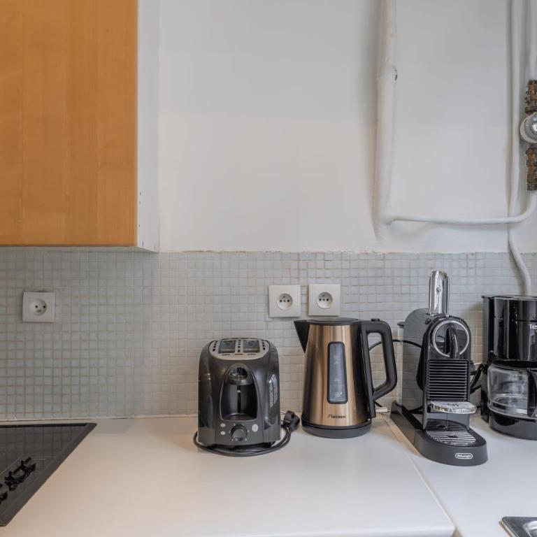 Charming 1BD with Elevator, walk to Arc de Triomphe - Appartement - 10
