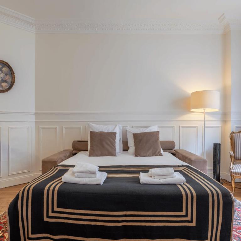 Charming 1BD with Elevator, walk to Arc de Triomphe - Appartement - 23