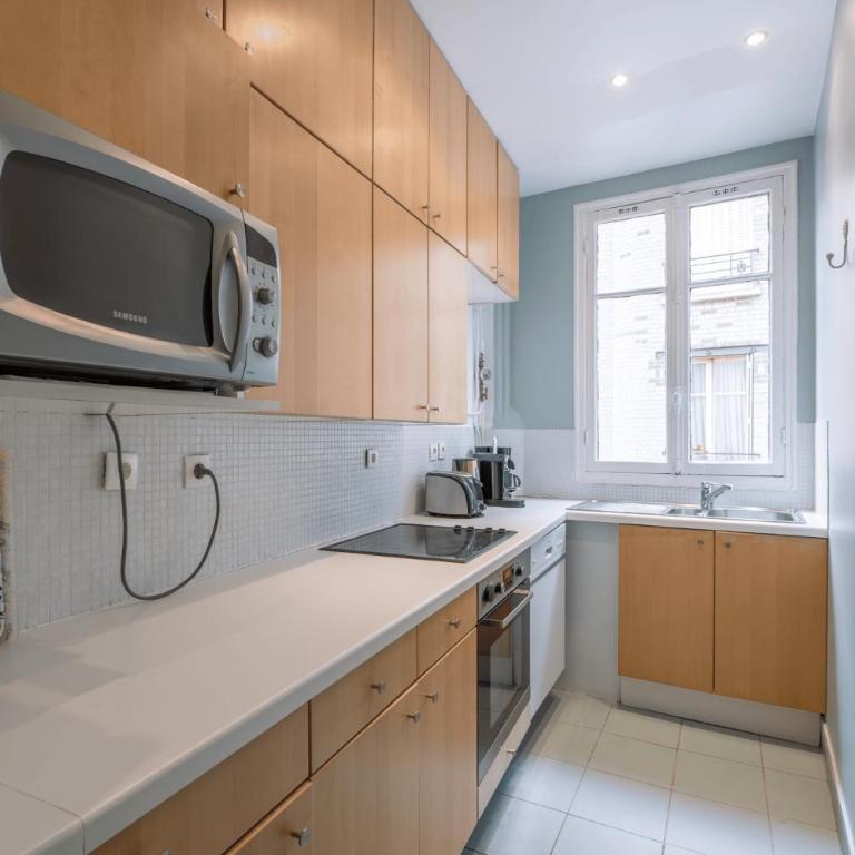 Charming 1BD with Elevator, walk to Arc de Triomphe - Appartement - 9