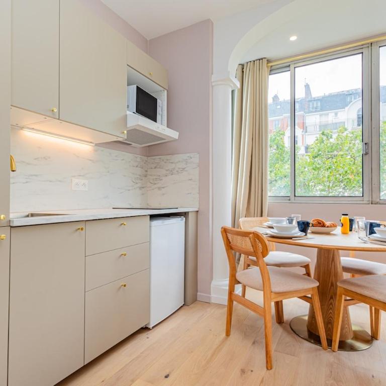 Stylish 1-Bedroom Apartment with Air Conditioning in Paris 17th - Apartment - 4