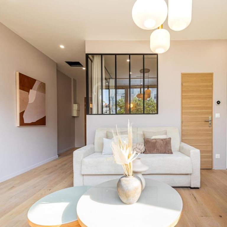Stylish 1-Bedroom Apartment with Air Conditioning in Paris 17th - Apartment - 14
