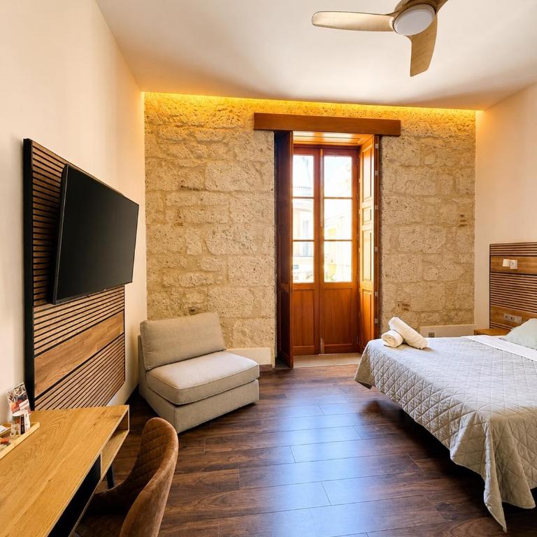 Triana Rooms EH - Triple Room with Shared Bathroom - 12