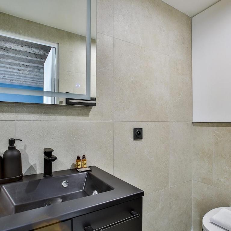 Beautiful Apartment in the Marais District - Apartment - 11