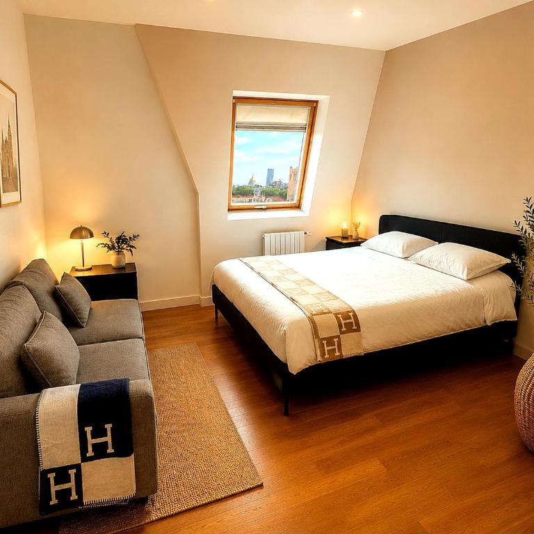 PLAZA GEORGE V - CHAMPS-ELYSEES - 190m2 - 4 Bedrooms - Air Conditioning - Apartamento de 2 dormitorios - 4