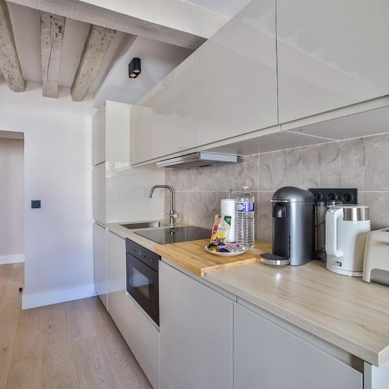 Heart of Marais a Large 1-Bedroom Apartment - Apartment - 10