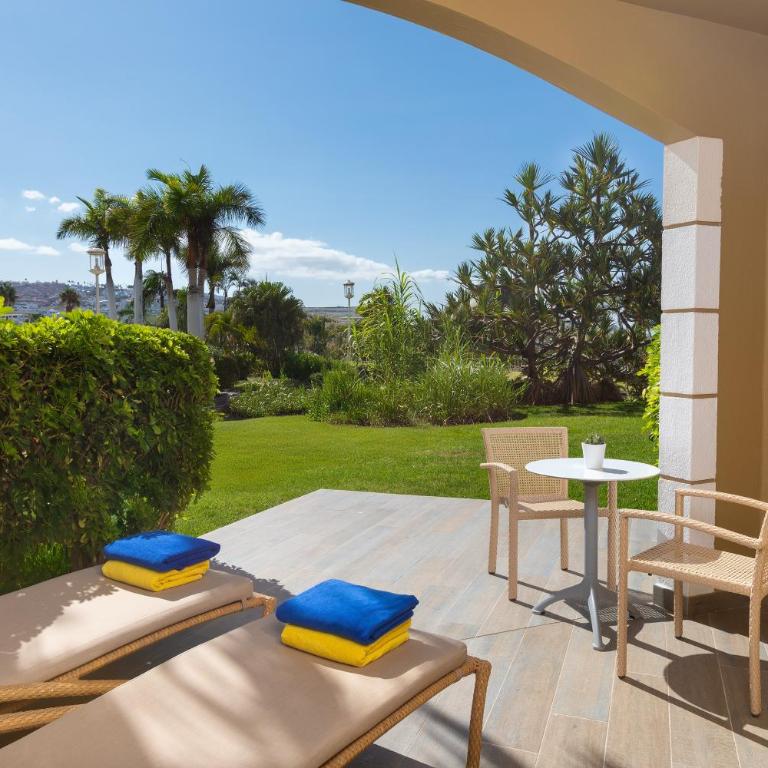Adrián Hoteles Jardines de Nivaria - Habitación Doble Confort con vistas a la piscina o al jardín - 2