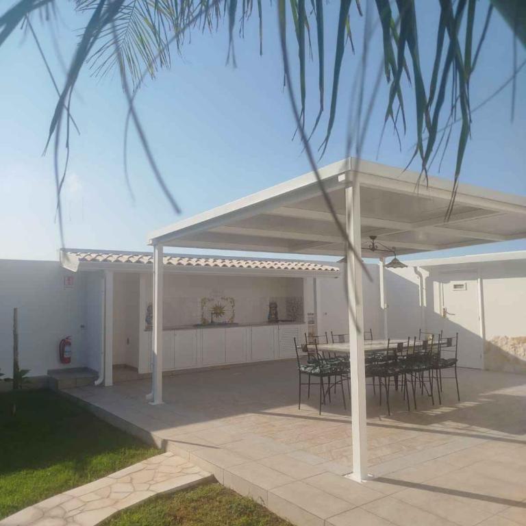 Villa Waterfront in Santa Maria del Focallo 58180 - Villa - 15