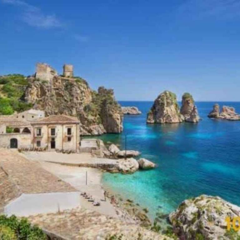 Villa Waterfront in Santa Maria del Focallo 58180 - Villa - 29