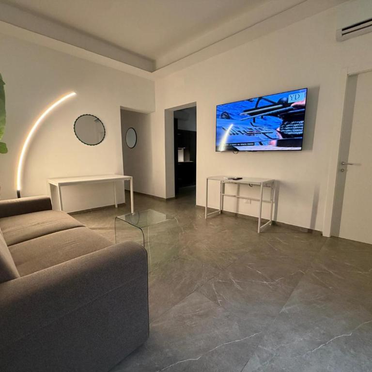 Fresia and Delia apartments by ML WHITE HOUSE - Three-Bedroom Apartment Suite - 1