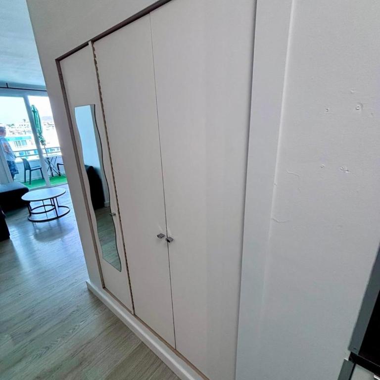 MODERN GREEN PARK STUDIO - Pool View & Terrace - One-Bedroom Apartment - 8
