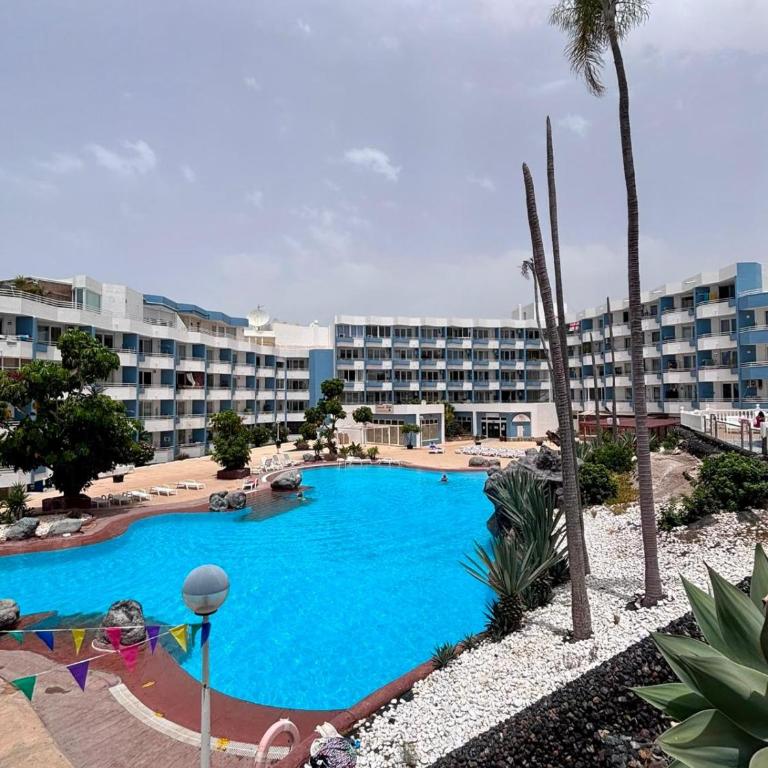 MODERN GREEN PARK STUDIO - Pool View & Terrace - One-Bedroom Apartment - 11