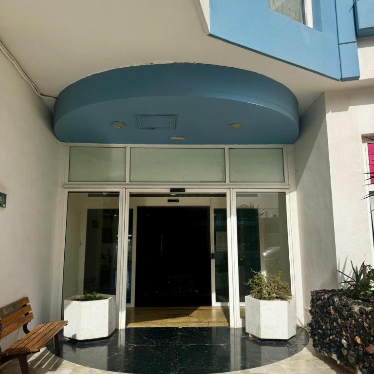 MODERN GREEN PARK STUDIO - Pool View & Terrace - One-Bedroom Apartment - 12