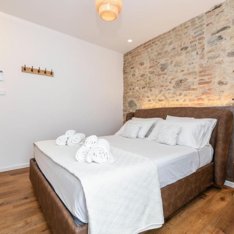 Suite&Rooms - Garda Stay - Camera Matrimoniale con Bagno Privato - 26