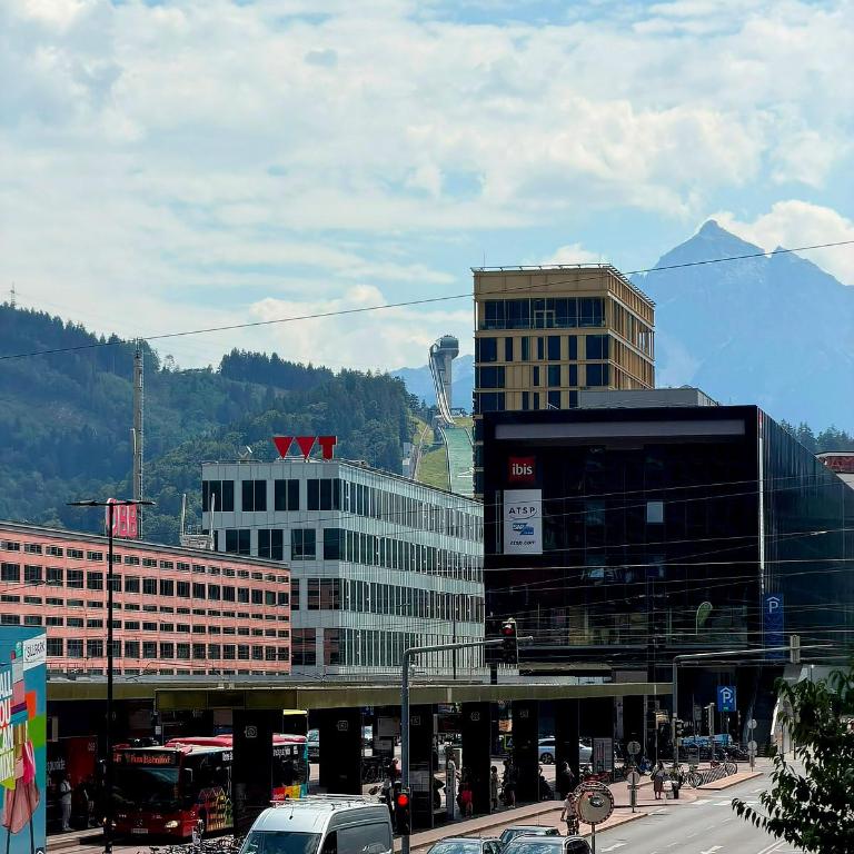 Microloft City Innsbruck - Apartment mit 1 Schlafzimmer - 2