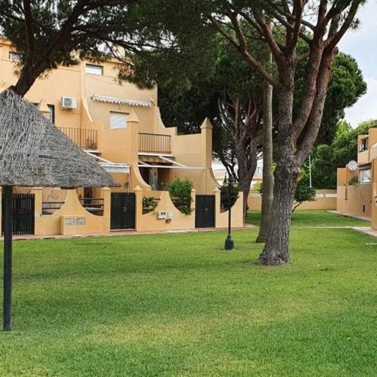 Amplio apart con aire acondicionado seis cincuenta seis ochenta tres siete siete - Apartment - 6