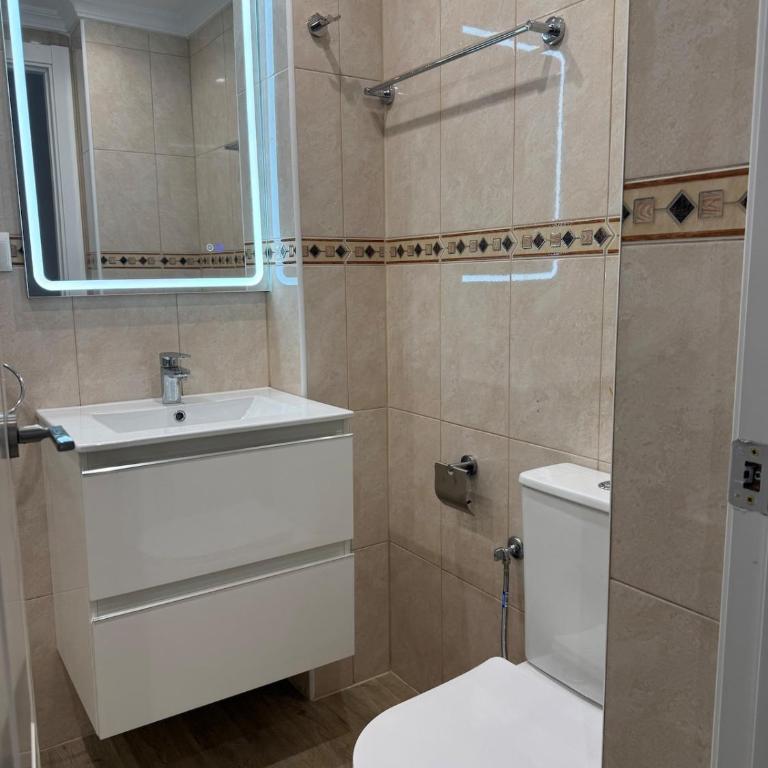 Apartment with Pool & Parking in Nerja Centre - Apartamento de 3 dormitorios - 21