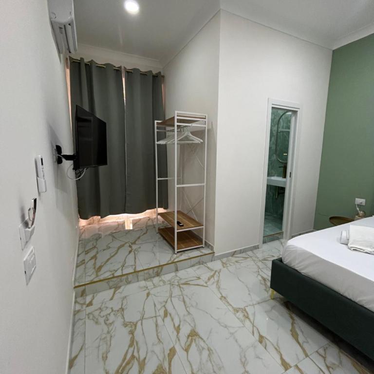 Residenza Spaccanapoli - Deluxe King Room - 5