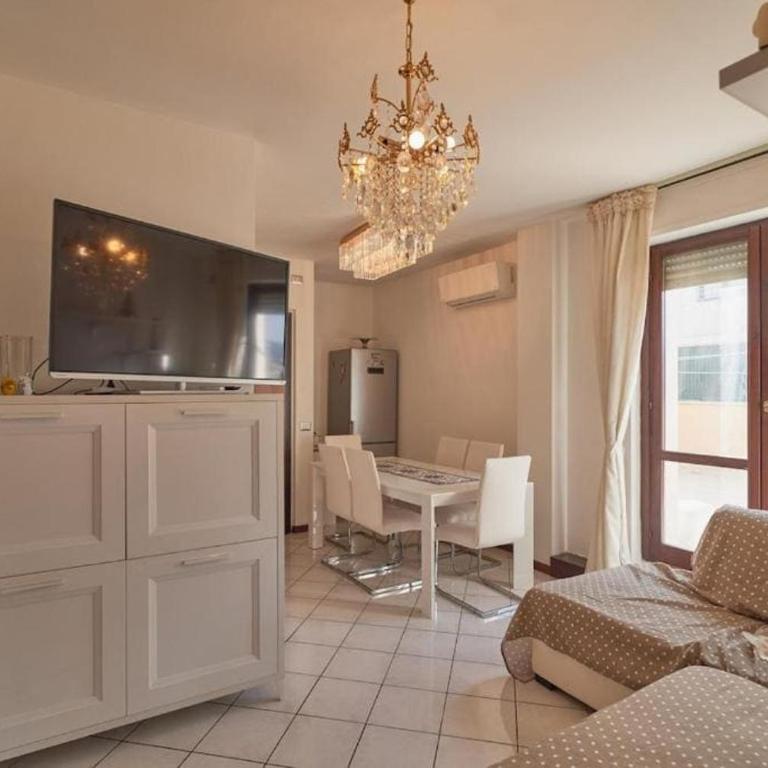 Bellocchio Apartment - Three-room apartment near the station - Appartamento con 2 Camere da Letto - 1