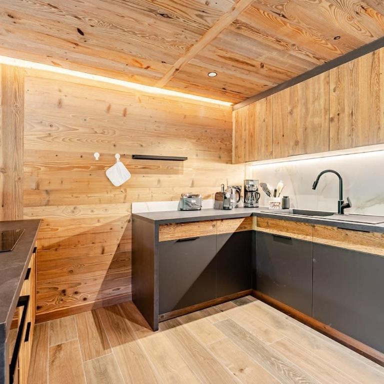 Beau Chalet Près des Pistes à La Clusaz - Chalet 3 Chambres - 23