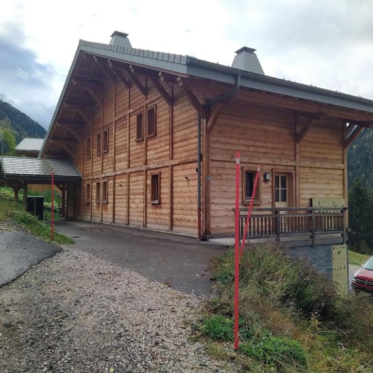 Chalet Cosy Près des Pistes à Châtel - Chalet - 2