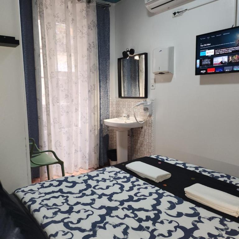 CH Catrachos Rooms - Doppelzimmer mit Gemeinschaftsbad - 4
