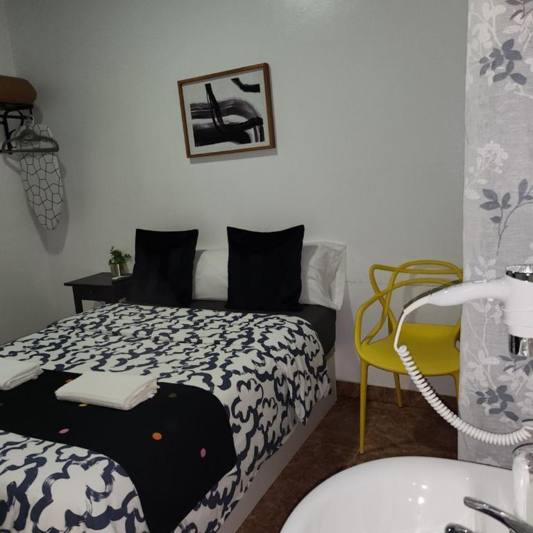 CH Catrachos Rooms - Doppelzimmer mit Gemeinschaftsbad - 7