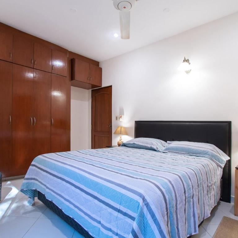 Modern 2BR Apt Pool BBQ & Free Parking - Apartamento - 5