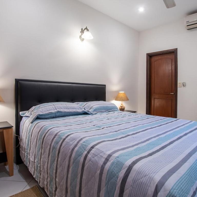 Modern 2BR Apt Pool BBQ & Free Parking - Apartamento - 6