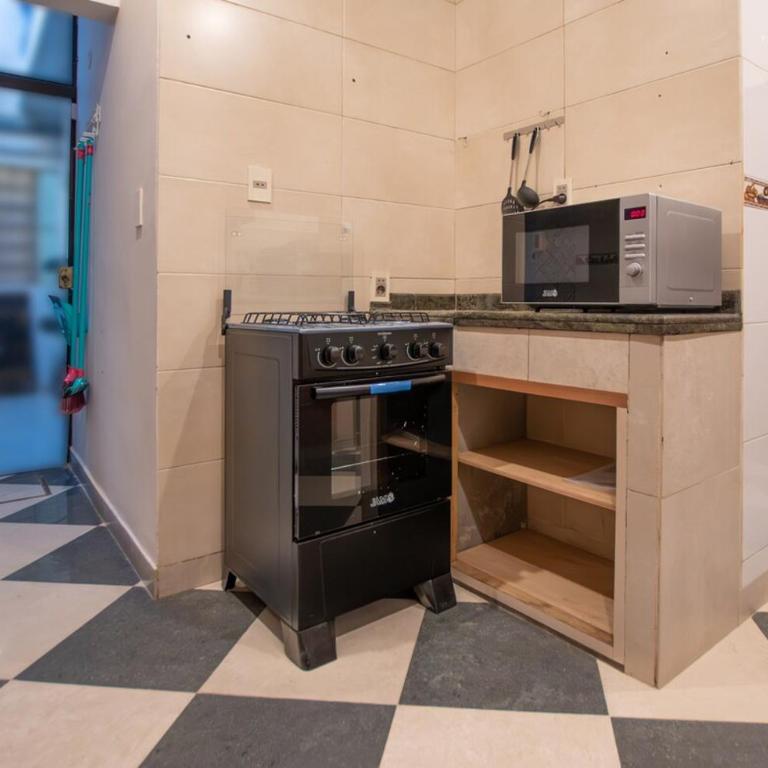 Modern 2BR Apt Pool BBQ & Free Parking - Apartamento - 17